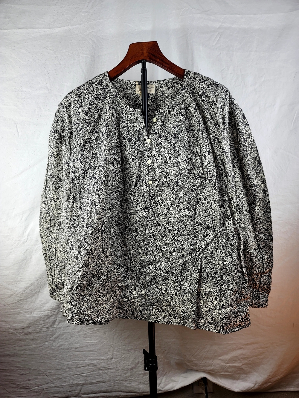 NWT Universal Thread Black Ditsy Floral Peasant Blouse Button Front XXL Boho - Picture 2 of 9
